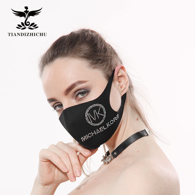 Classic Fashion Breathable Face Mask (301061)