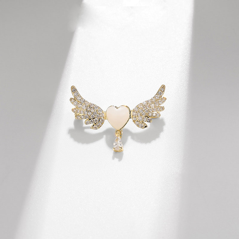 Luxury Design Brooch Pin For Women - Heart Wings