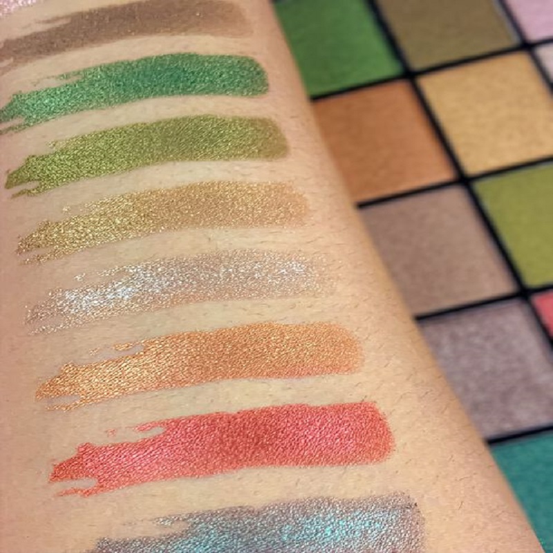 Makeup Revolution Reloaded Eyeshadow Palette - Empire