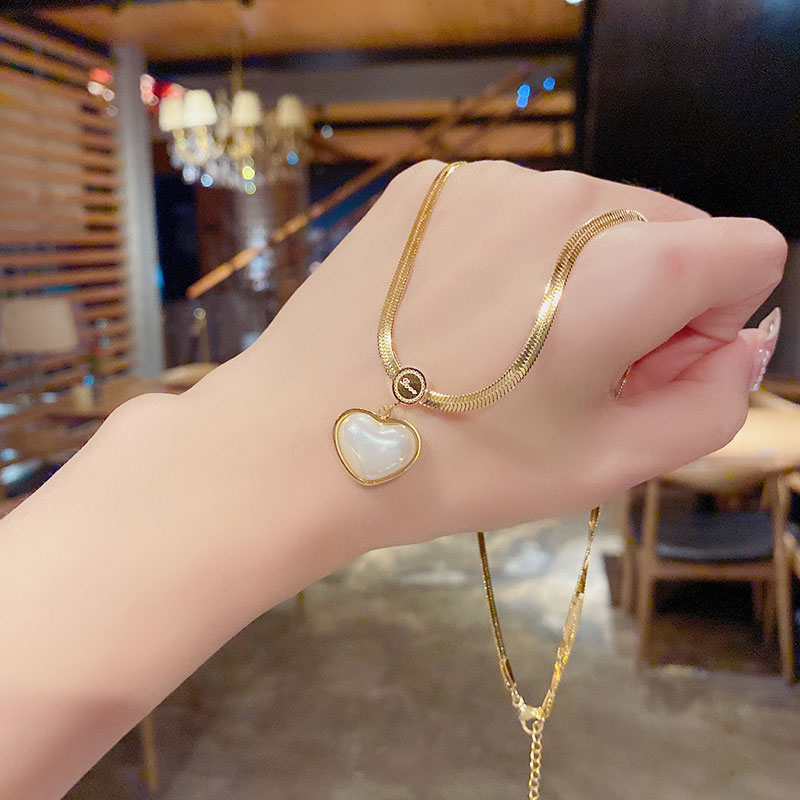 New Trendy Metal Love Pendant Collar Chain (30)