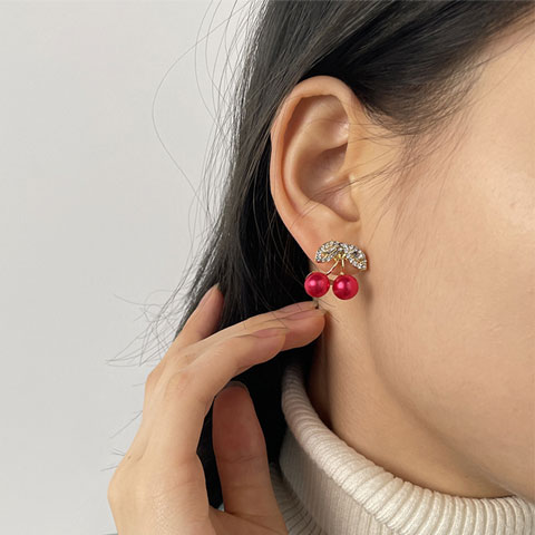 red-cherry-stud-earrings_regular_643a620f7ab02.jpg