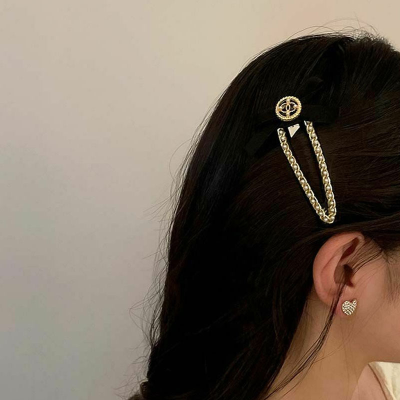 Small Fashionable Pearl Stud Bow Hair Clip (301011)