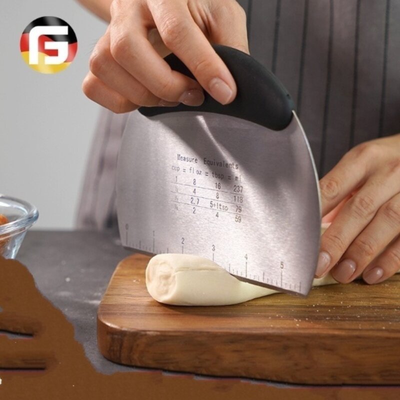 Stainless Steel Semi Circular Non-Slip Scraping Panel Baking Tool (1001084)