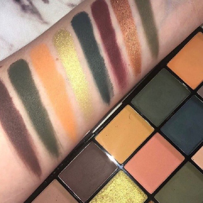 Technic 15 Eyeshadow Palette - Shaken, Not Stirred