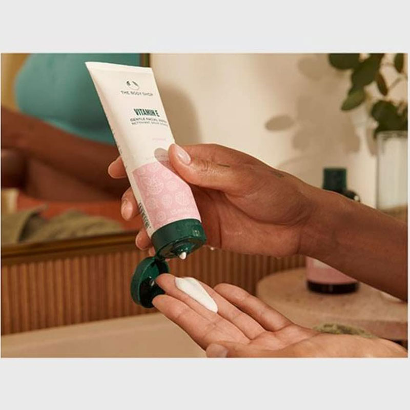 The Body Shop Vitamin E Gentle Facial Wash 125ml