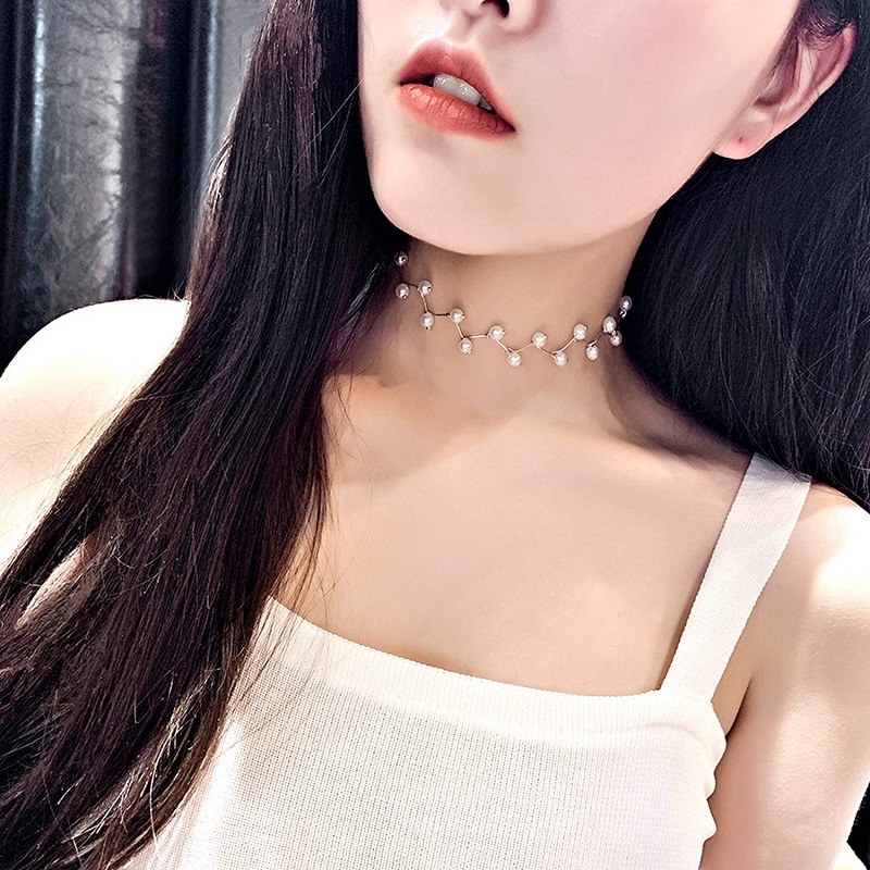 Women's Elegant Pearl Choker (20137)